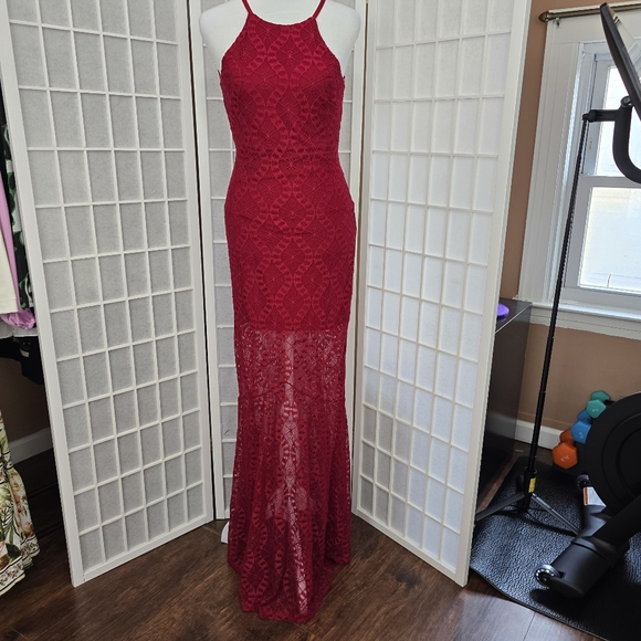 #101.Lace Maxi dress with open back - Picture 8 of 8